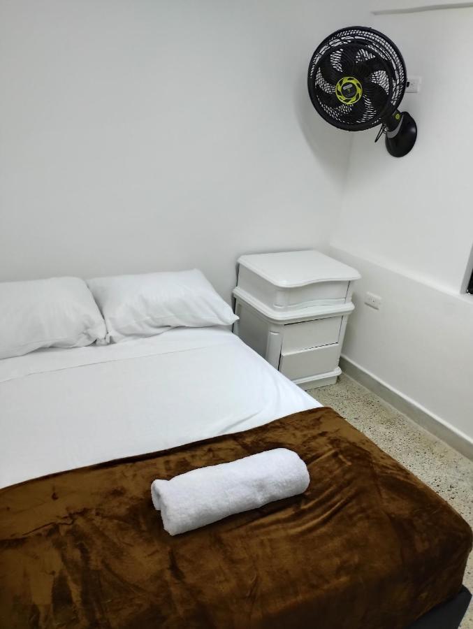Area 51 Hostel Меделин Екстериор снимка